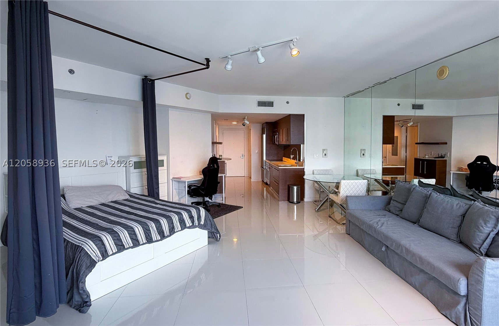 475 Brickell Ave #5008, Miami FL 33131