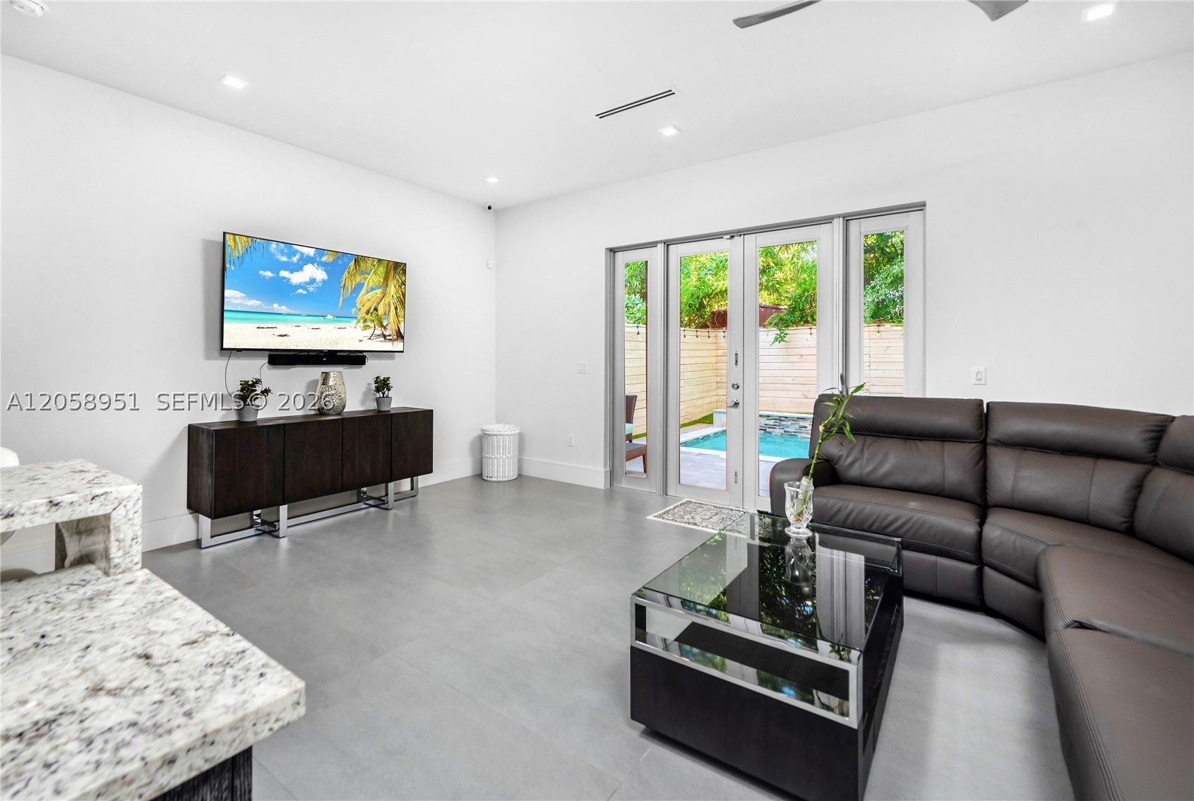 3067 Carter St, Miami FL 33133