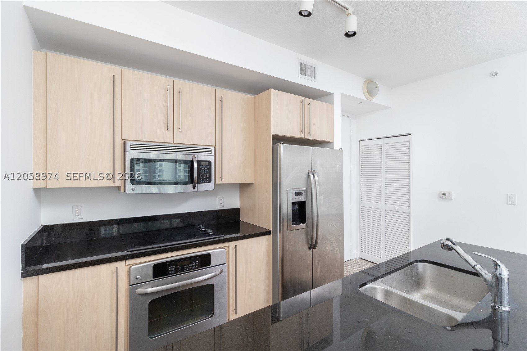 1111 SW 1st Ave #2423-N, Miami FL 33130