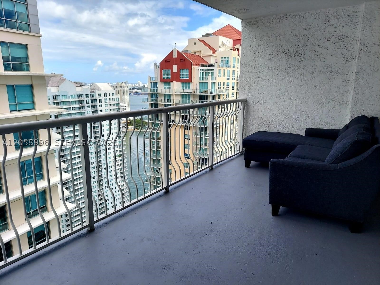 1200 Brickell Bay Dr #3708, Miami FL 33131