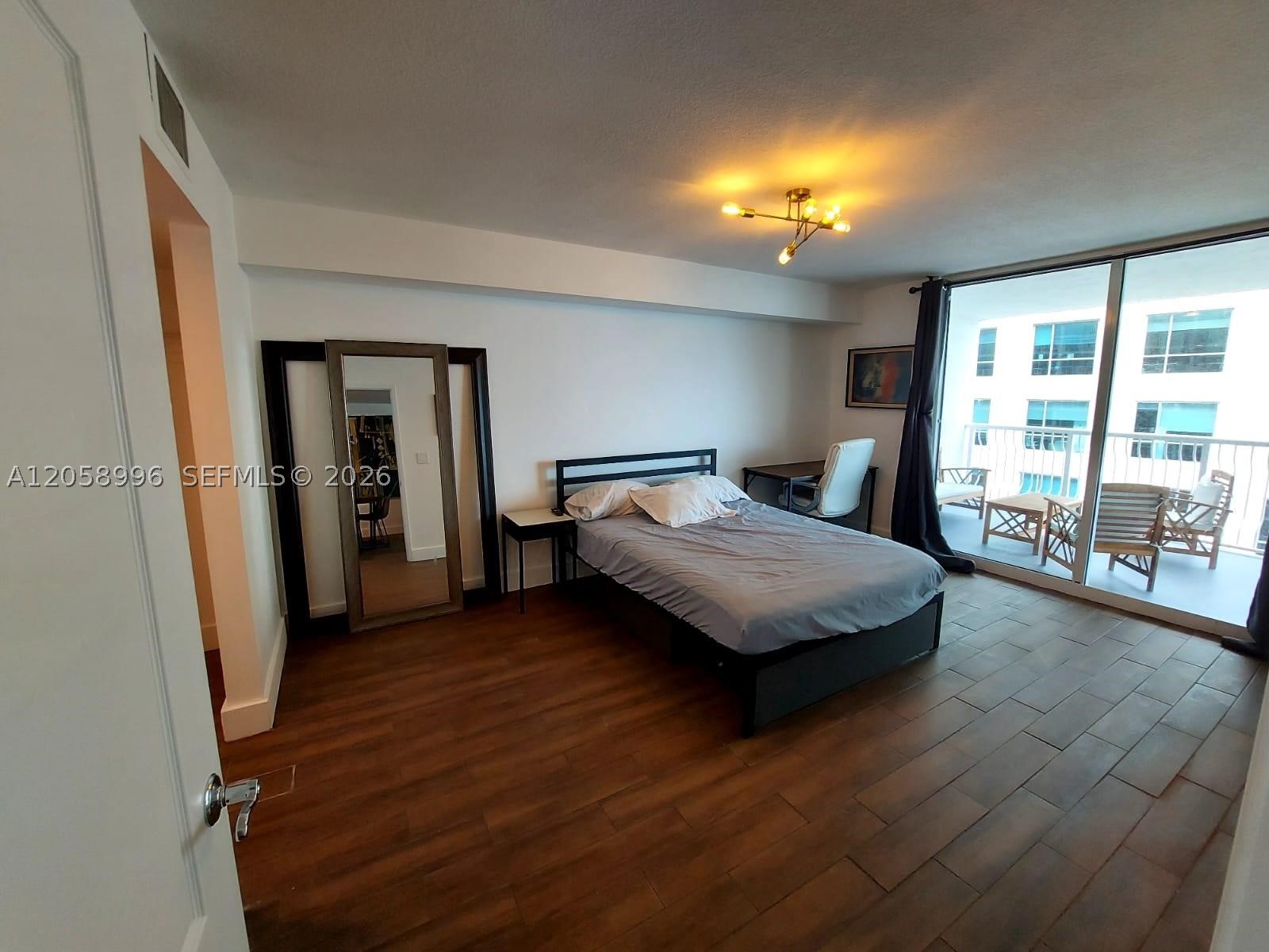 1200 Brickell Bay Dr #3708, Miami FL 33131