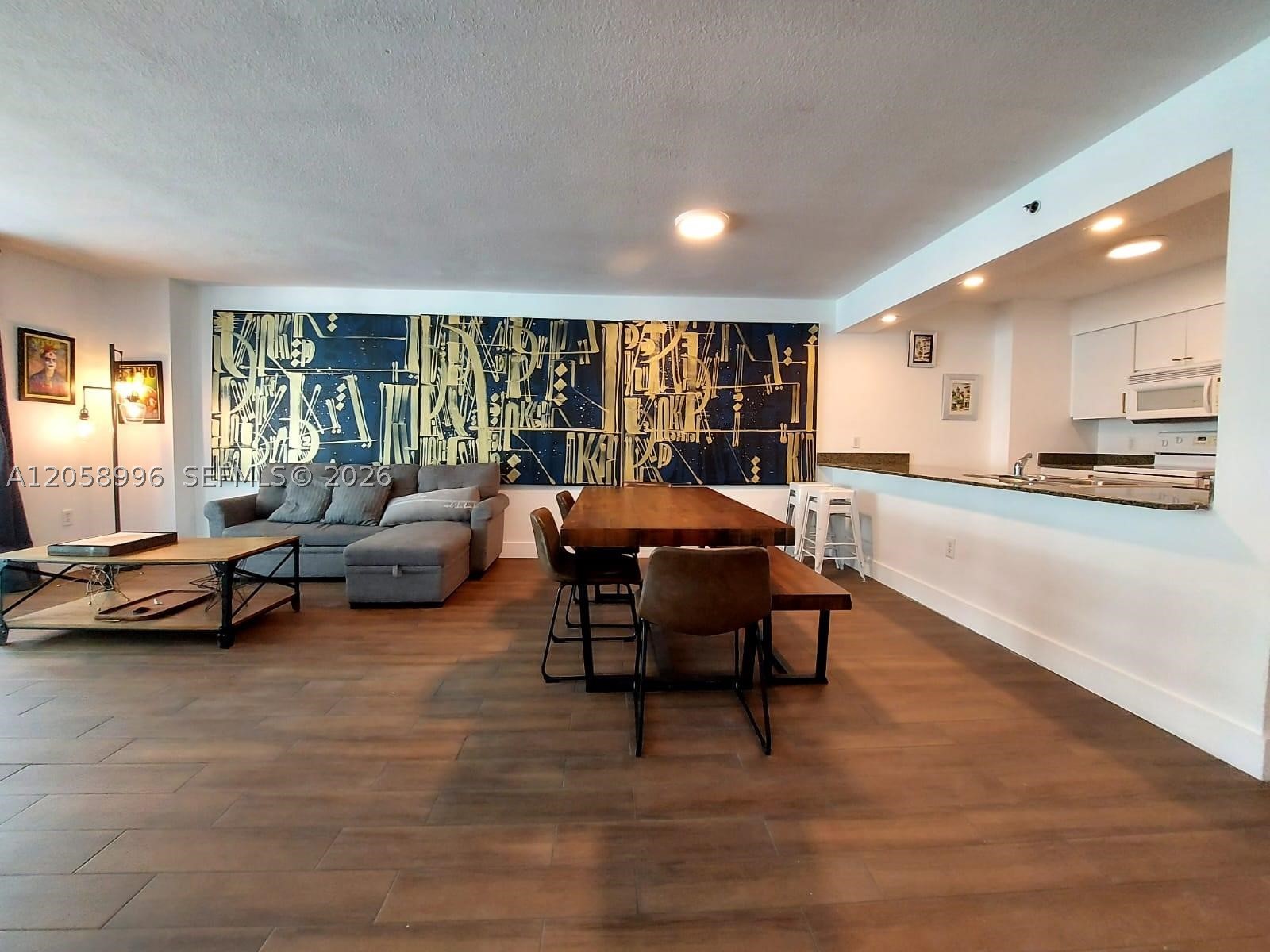 1200 Brickell Bay Dr #3708, Miami FL 33131