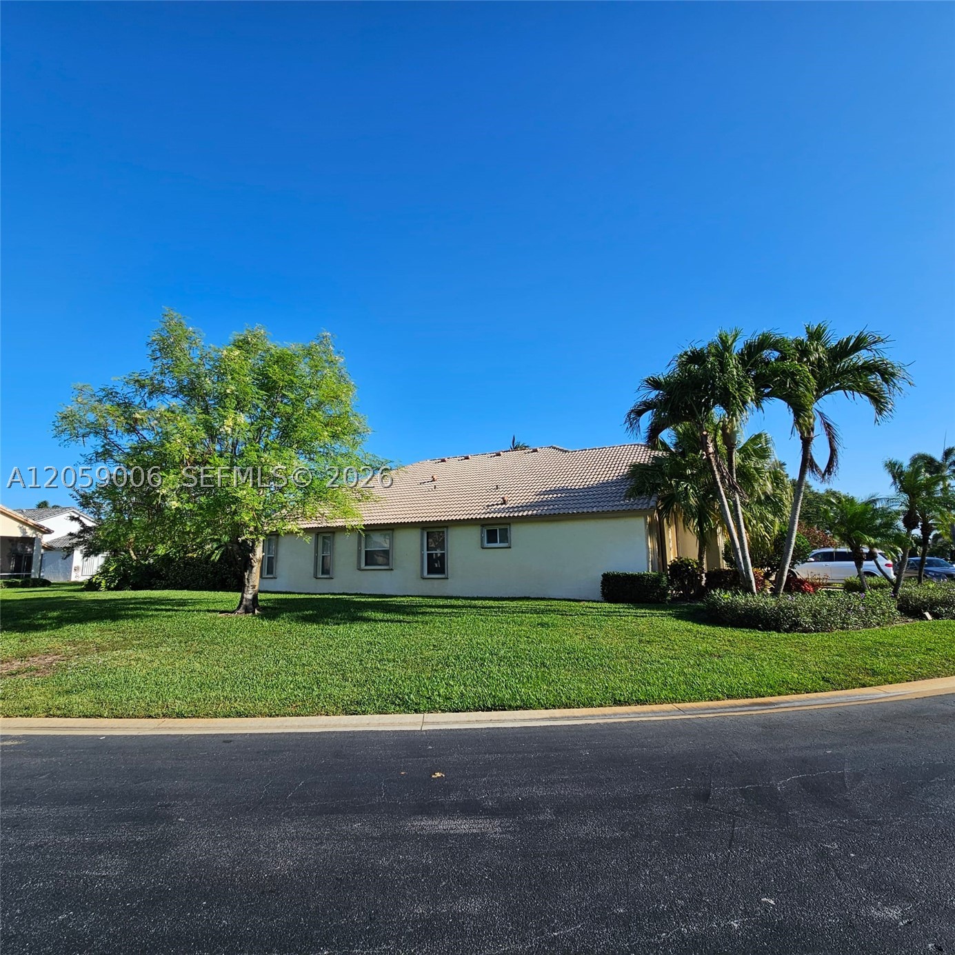 2540 Egret Lake Dr, Green Acres FL 33413