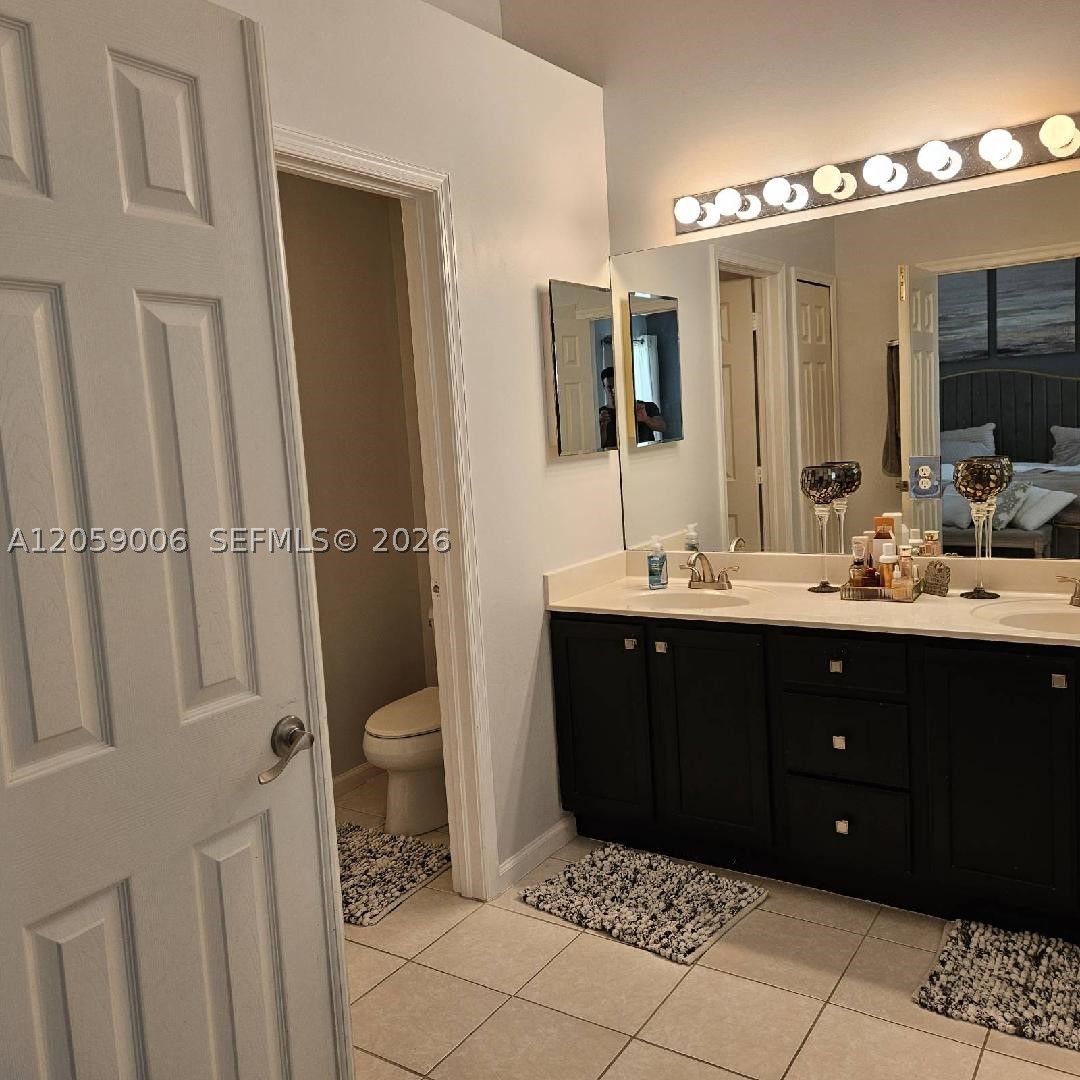 2540 Egret Lake Dr, Green Acres FL 33413