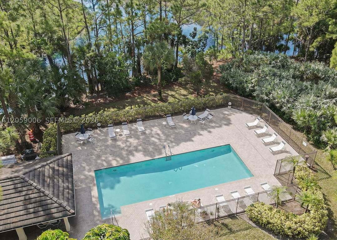 2540 Egret Lake Dr, Green Acres FL 33413
