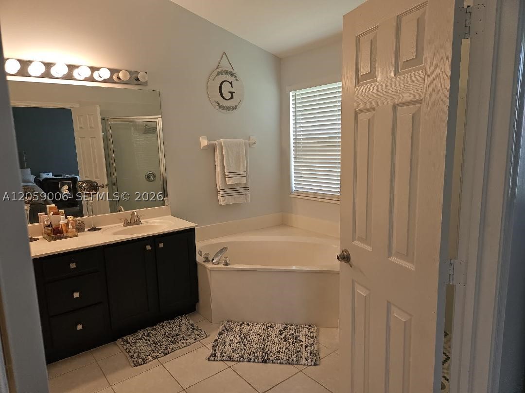 2540 Egret Lake Dr, Green Acres FL 33413