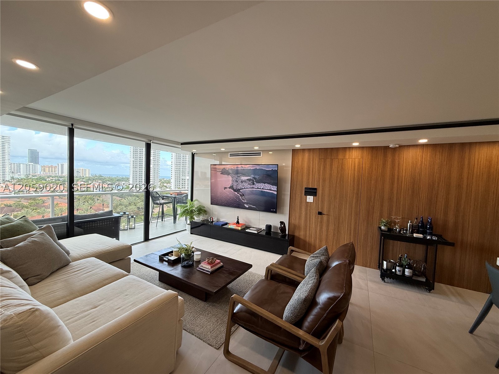 3701 N Country Club Dr #1209, Aventura FL 33180