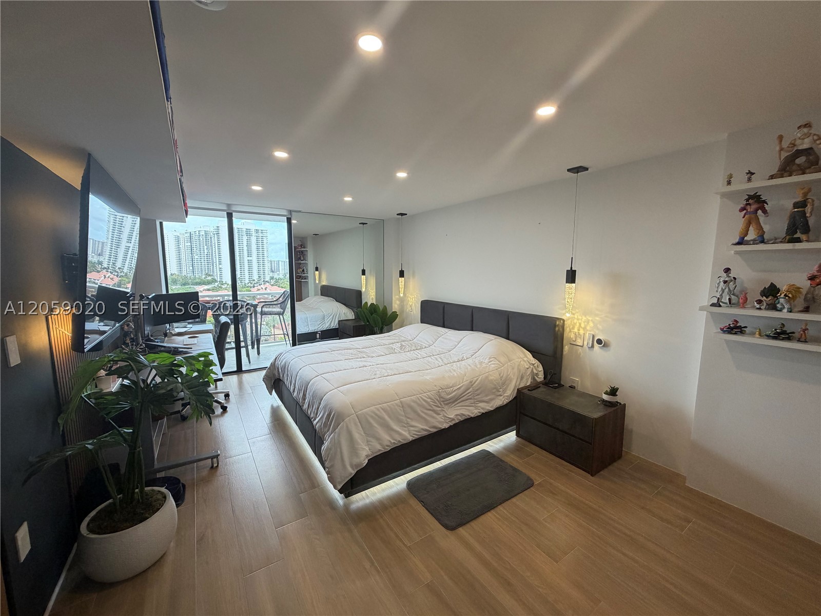 3701 N Country Club Dr #1209, Aventura FL 33180