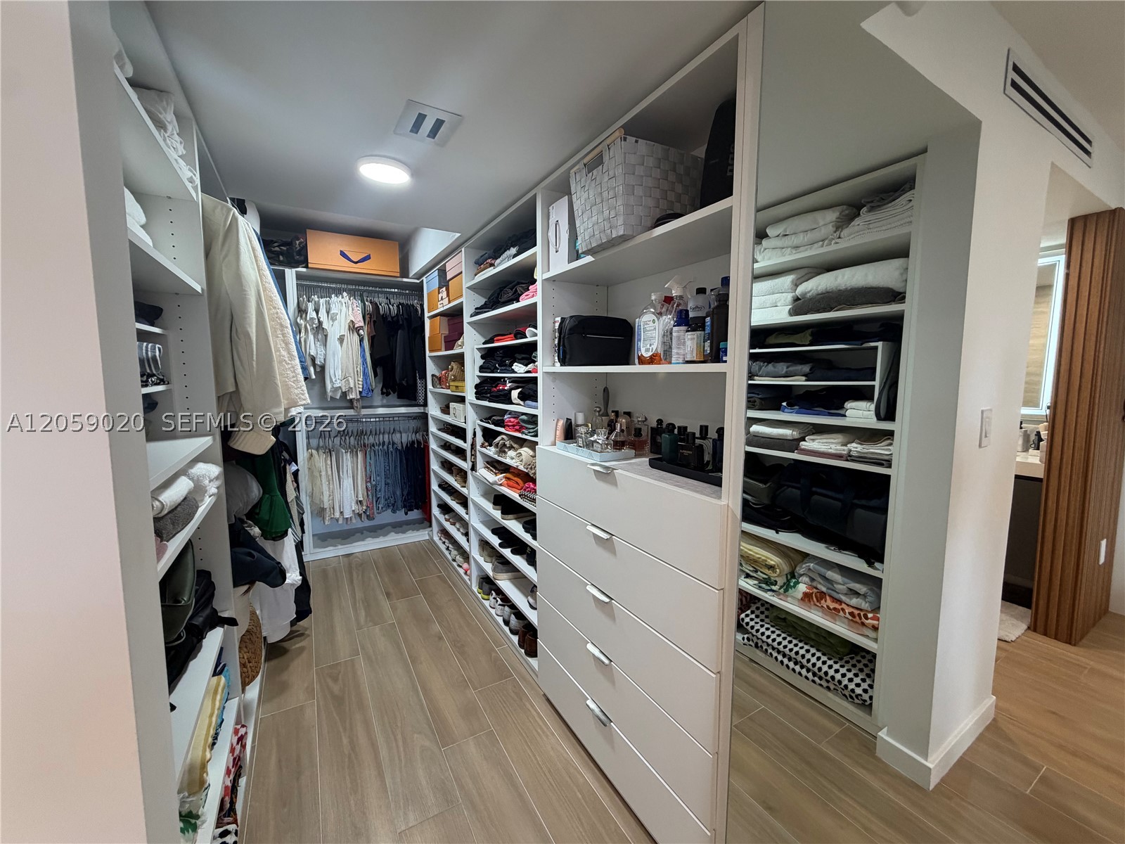 3701 N Country Club Dr #1209, Aventura FL 33180