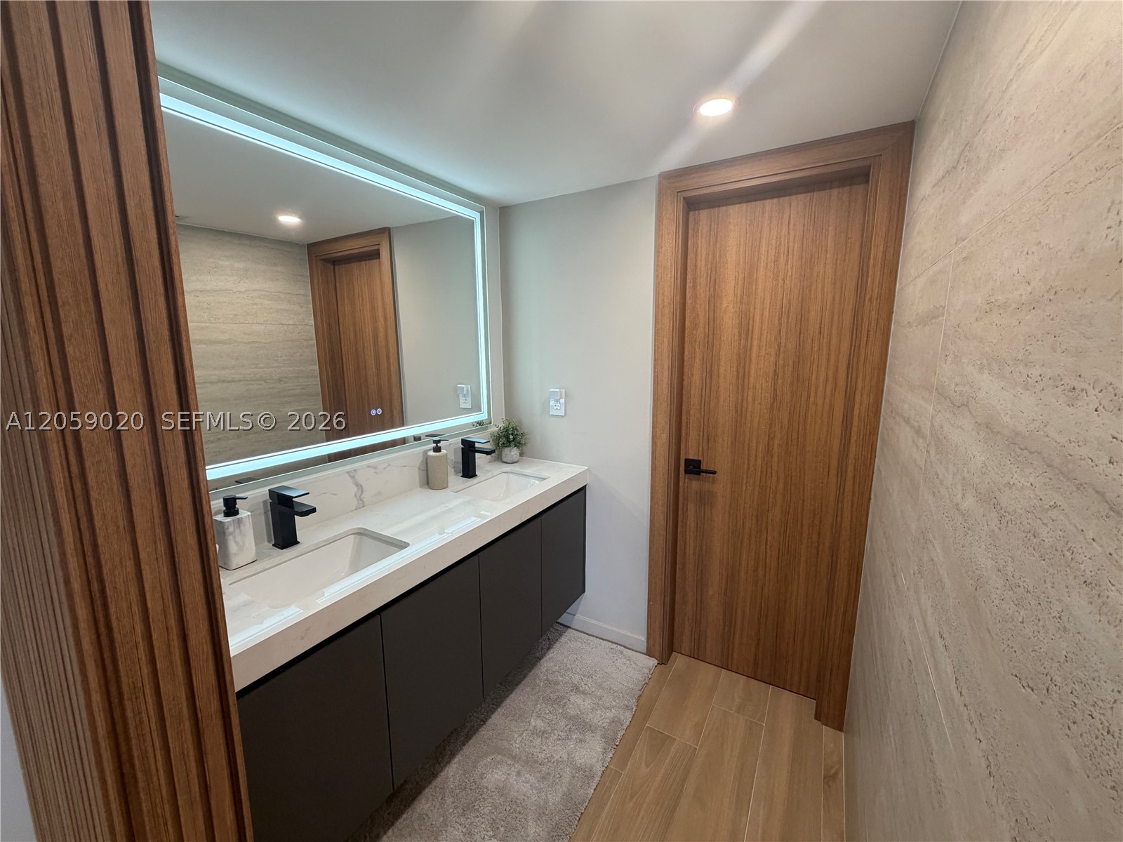 3701 N Country Club Dr #1209, Aventura FL 33180