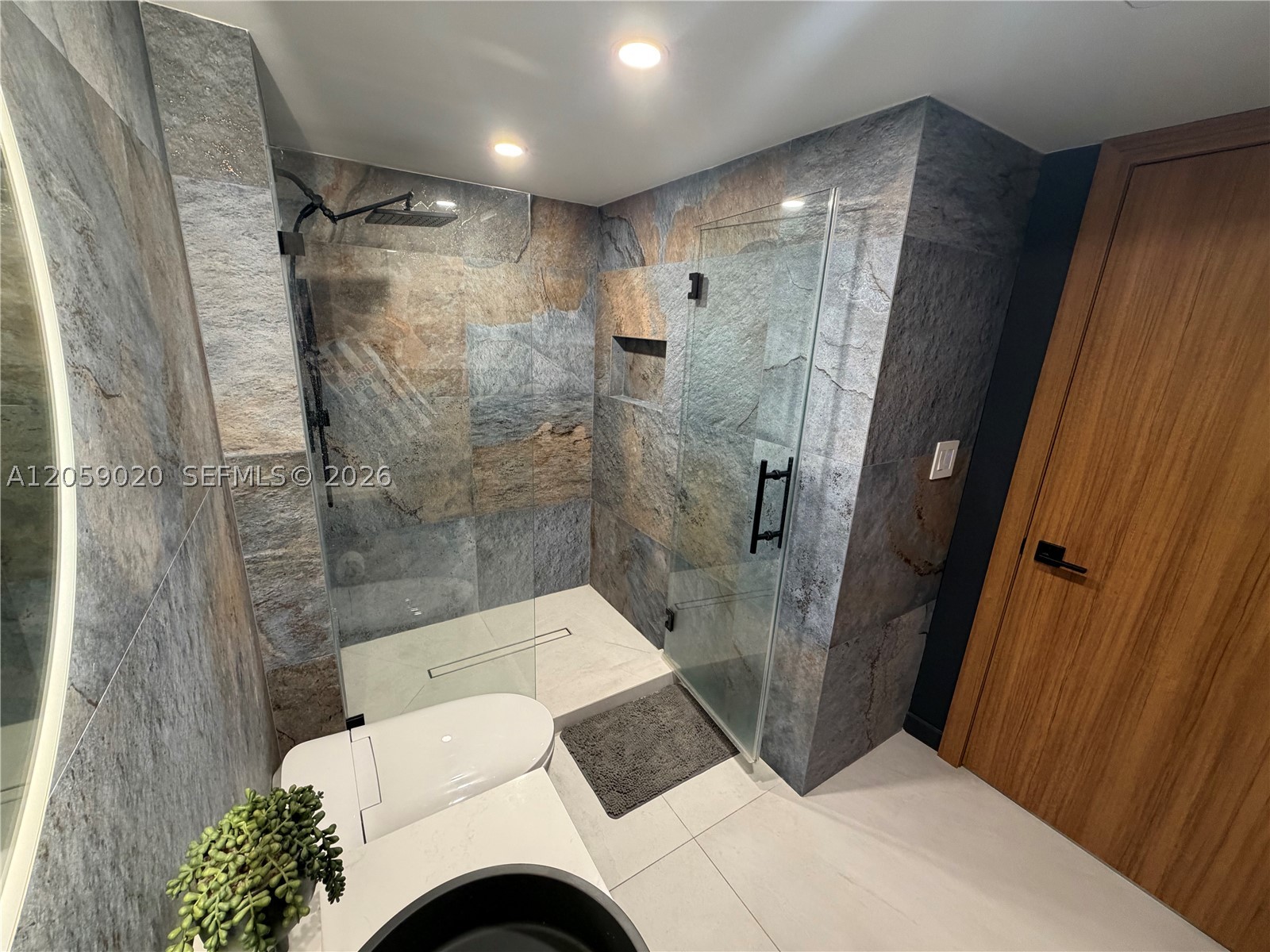 3701 N Country Club Dr #1209, Aventura FL 33180