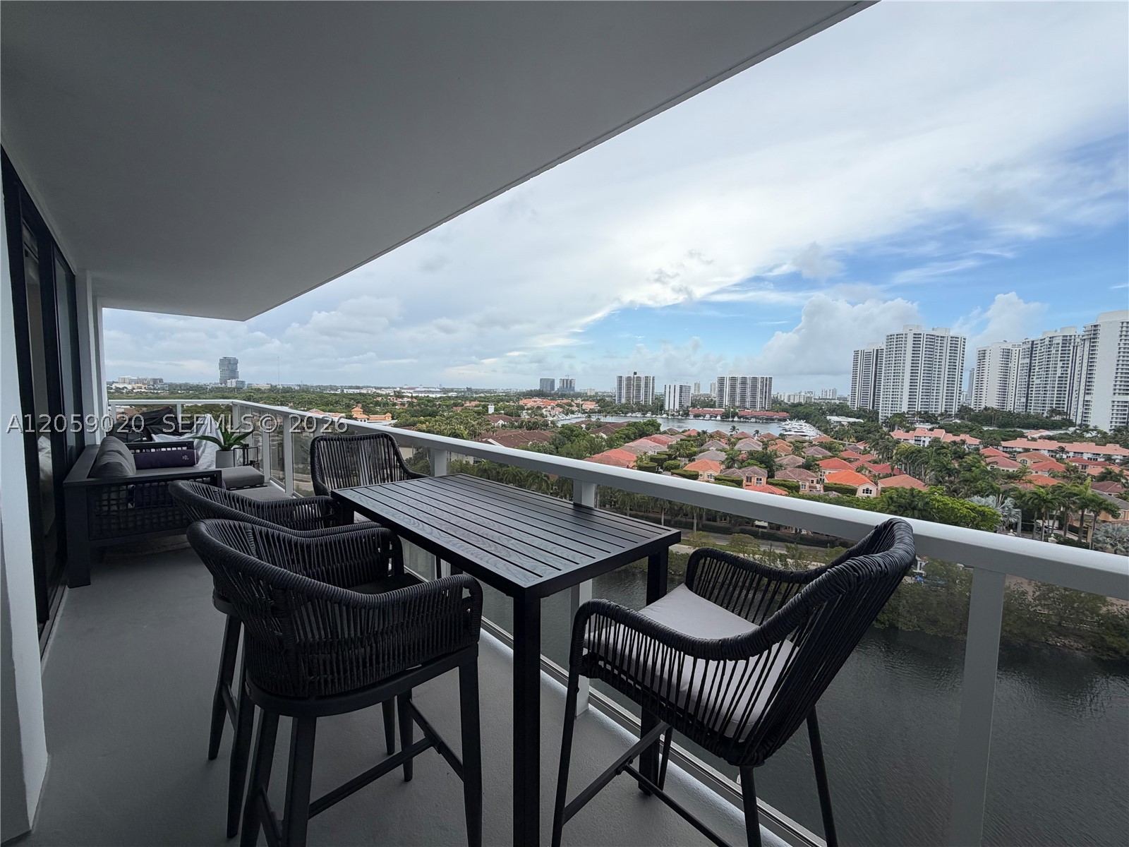 3701 N Country Club Dr #1209, Aventura FL 33180