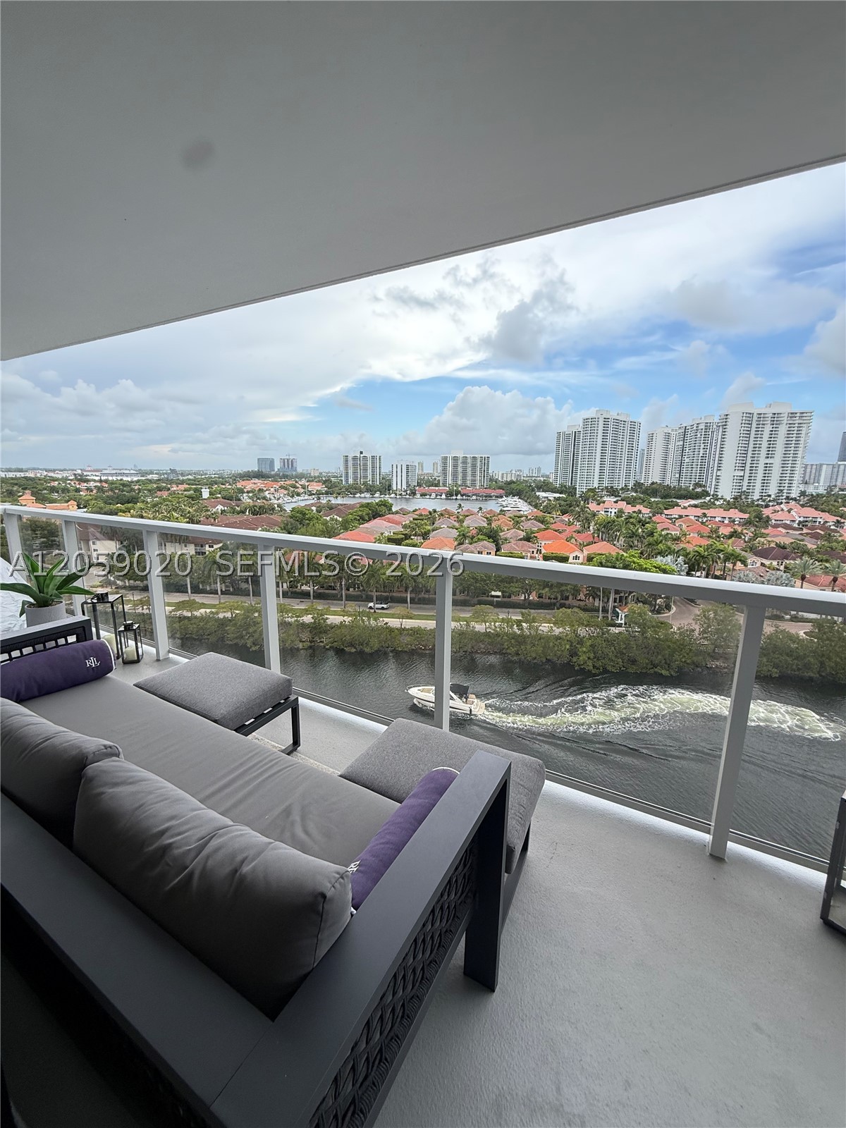 3701 N Country Club Dr #1209, Aventura FL 33180