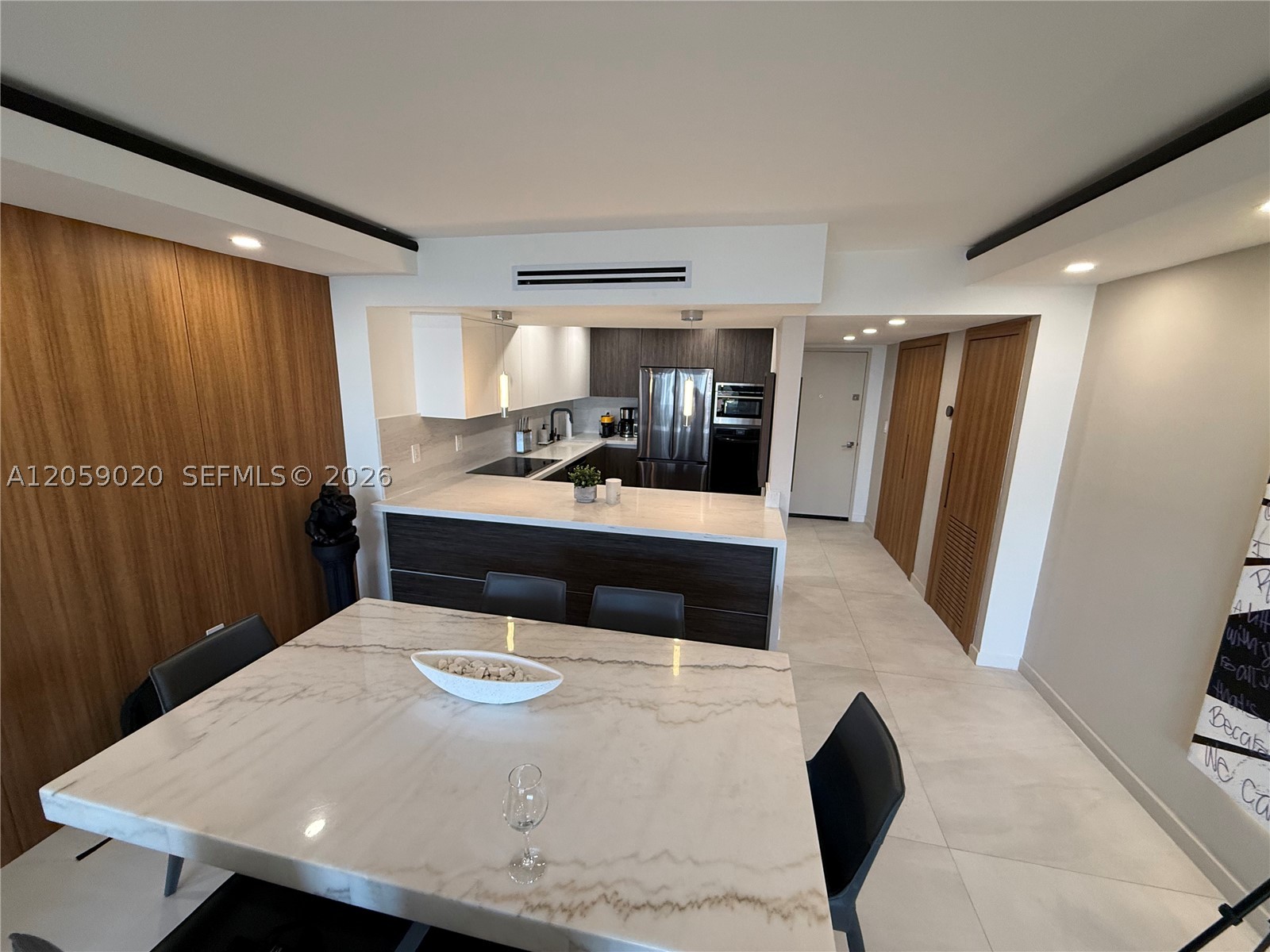 3701 N Country Club Dr #1209, Aventura FL 33180