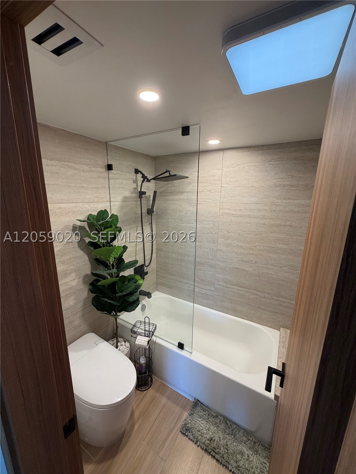 3701 N Country Club Dr #1209, Aventura FL 33180