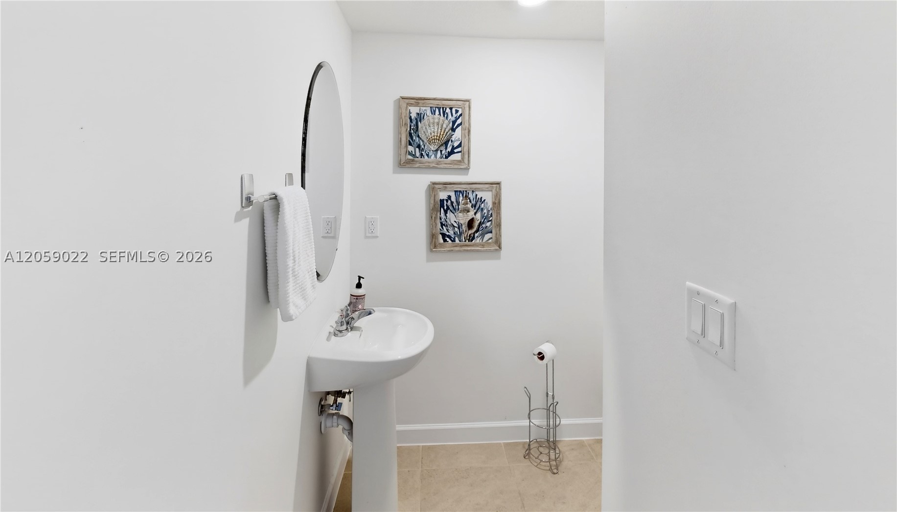 2208 SE 30th St, Homestead FL 33035