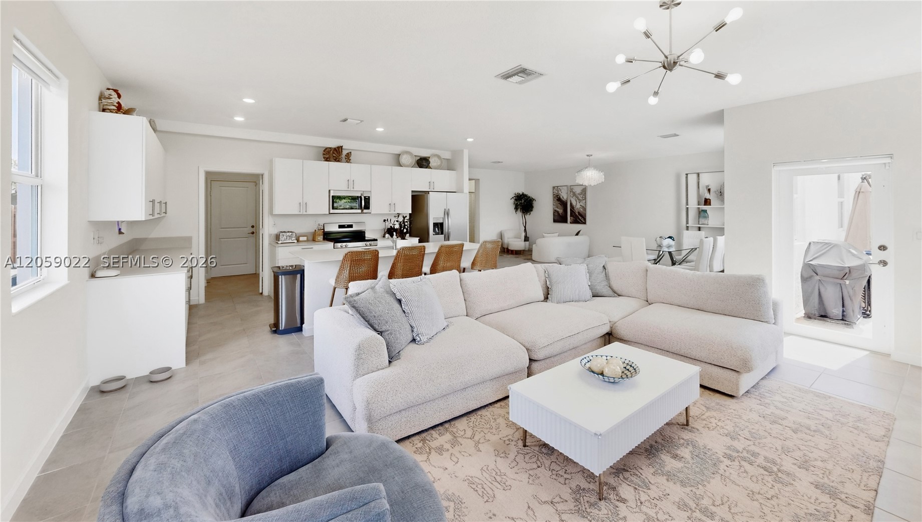 2208 SE 30th St, Homestead FL 33035