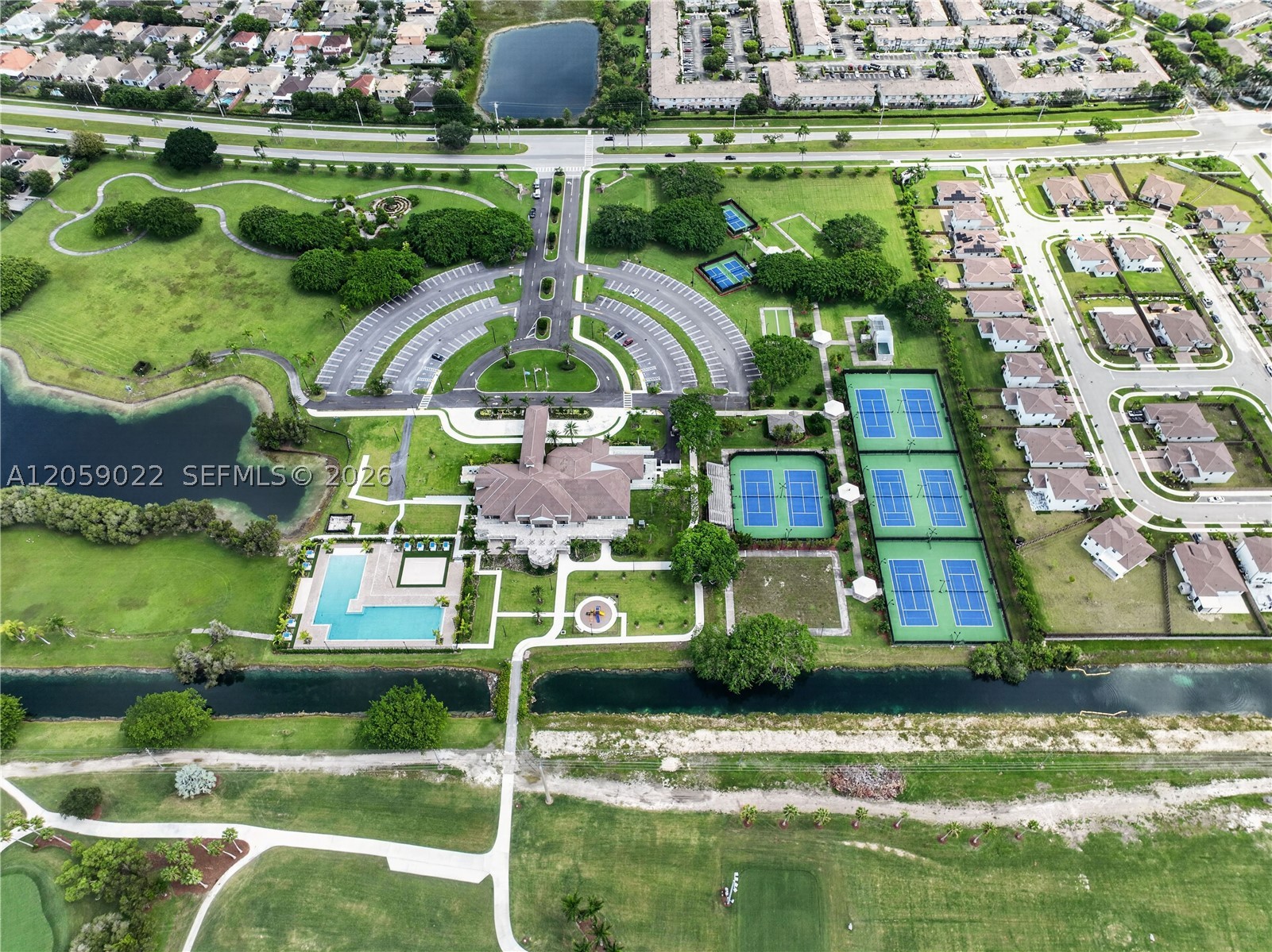 2208 SE 30th St, Homestead FL 33035