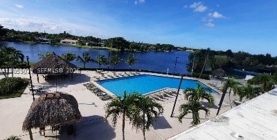 16743 Hemingway Dr #16743, Weston FL 33326