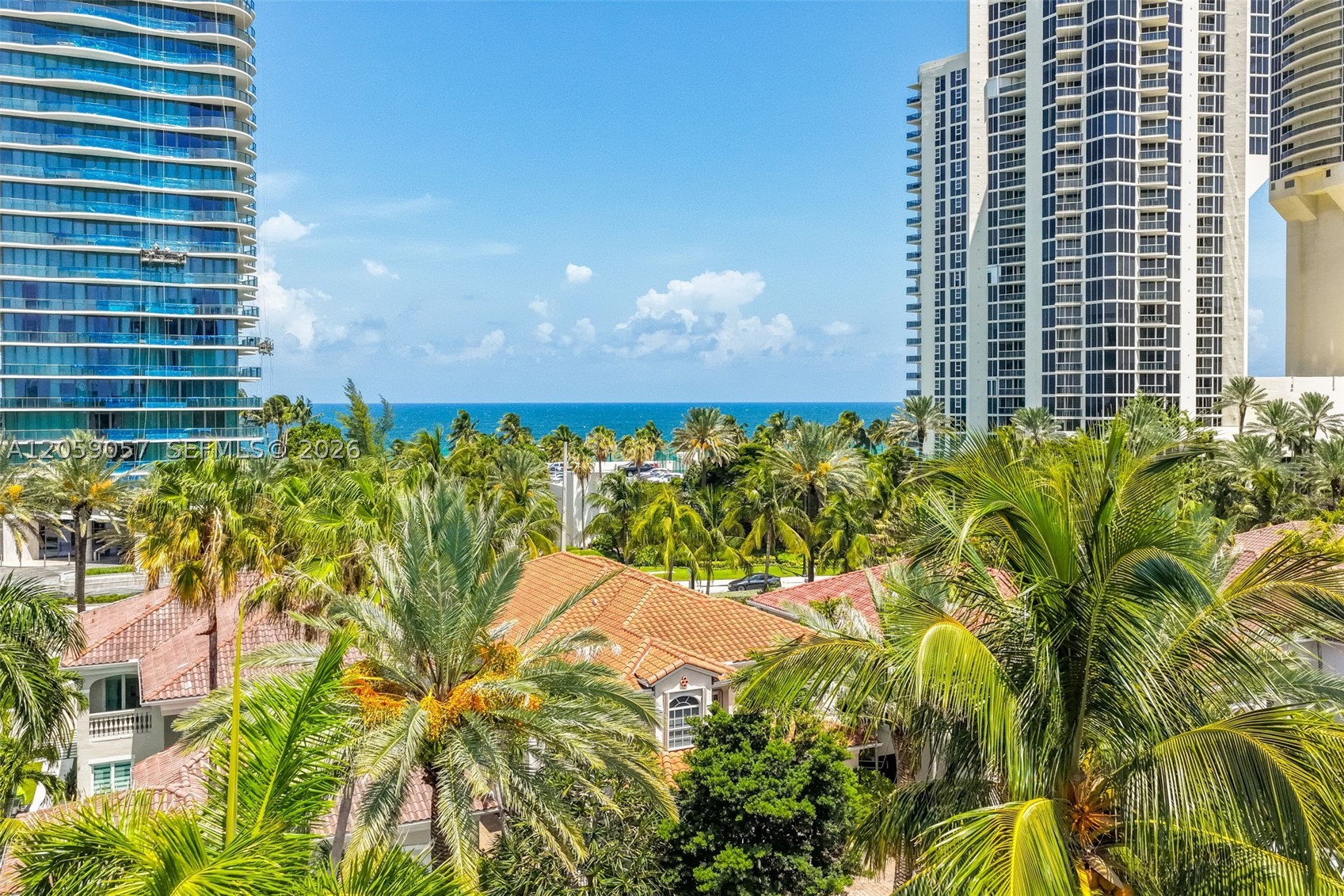 4027 194th Trl, Sunny Isles Beach FL 33160+Den