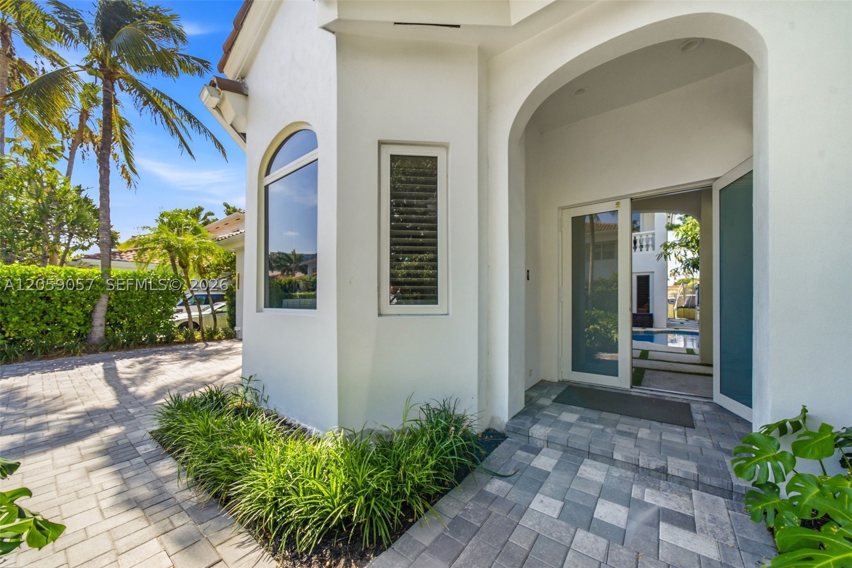 4027 194th Trl, Sunny Isles Beach FL 33160+Den