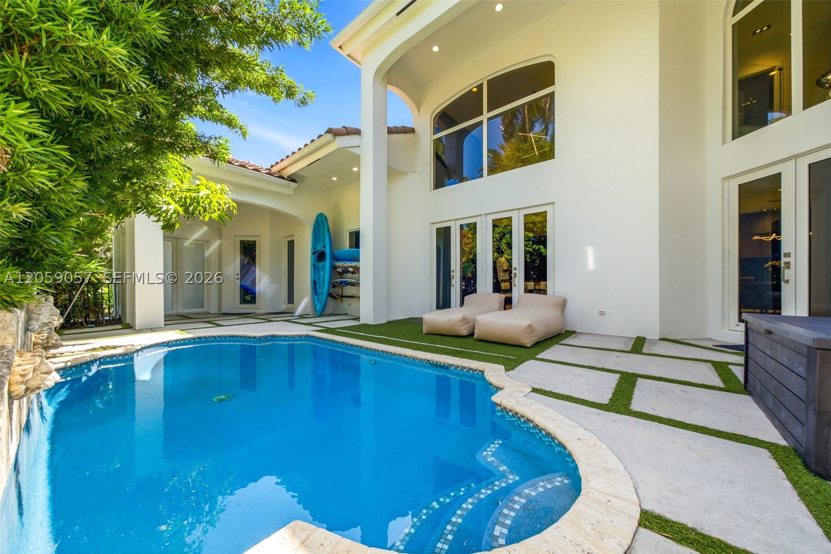 4027 194th Trl, Sunny Isles Beach FL 33160+Den