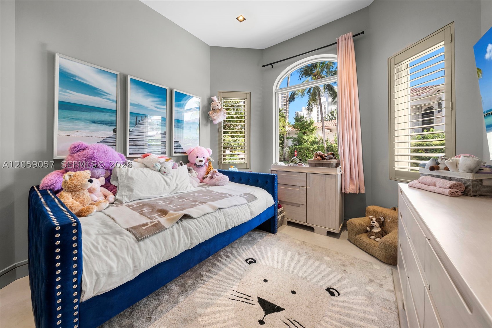 4027 194th Trl, Sunny Isles Beach FL 33160+Den