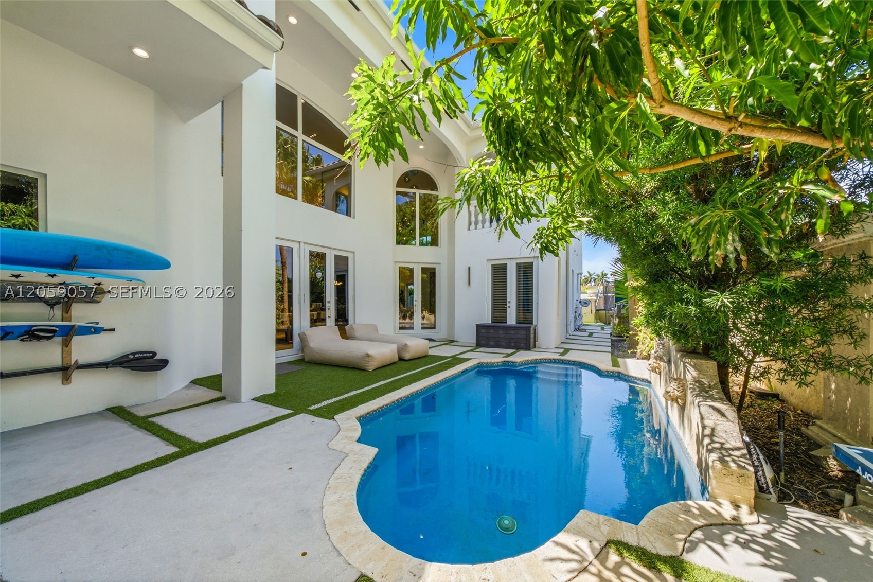 4027 194th Trl, Sunny Isles Beach FL 33160+Den