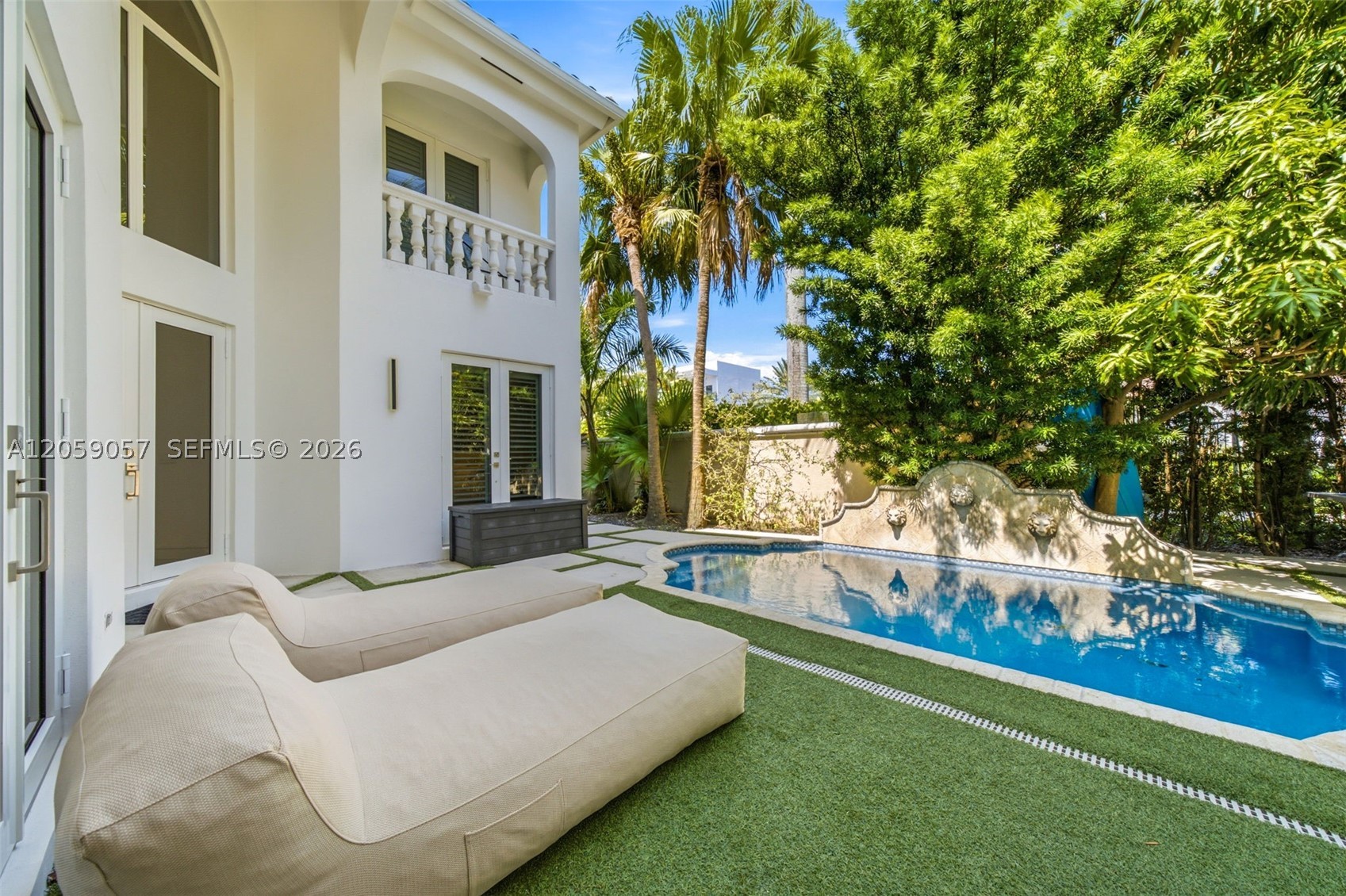 4027 194th Trl, Sunny Isles Beach FL 33160+Den