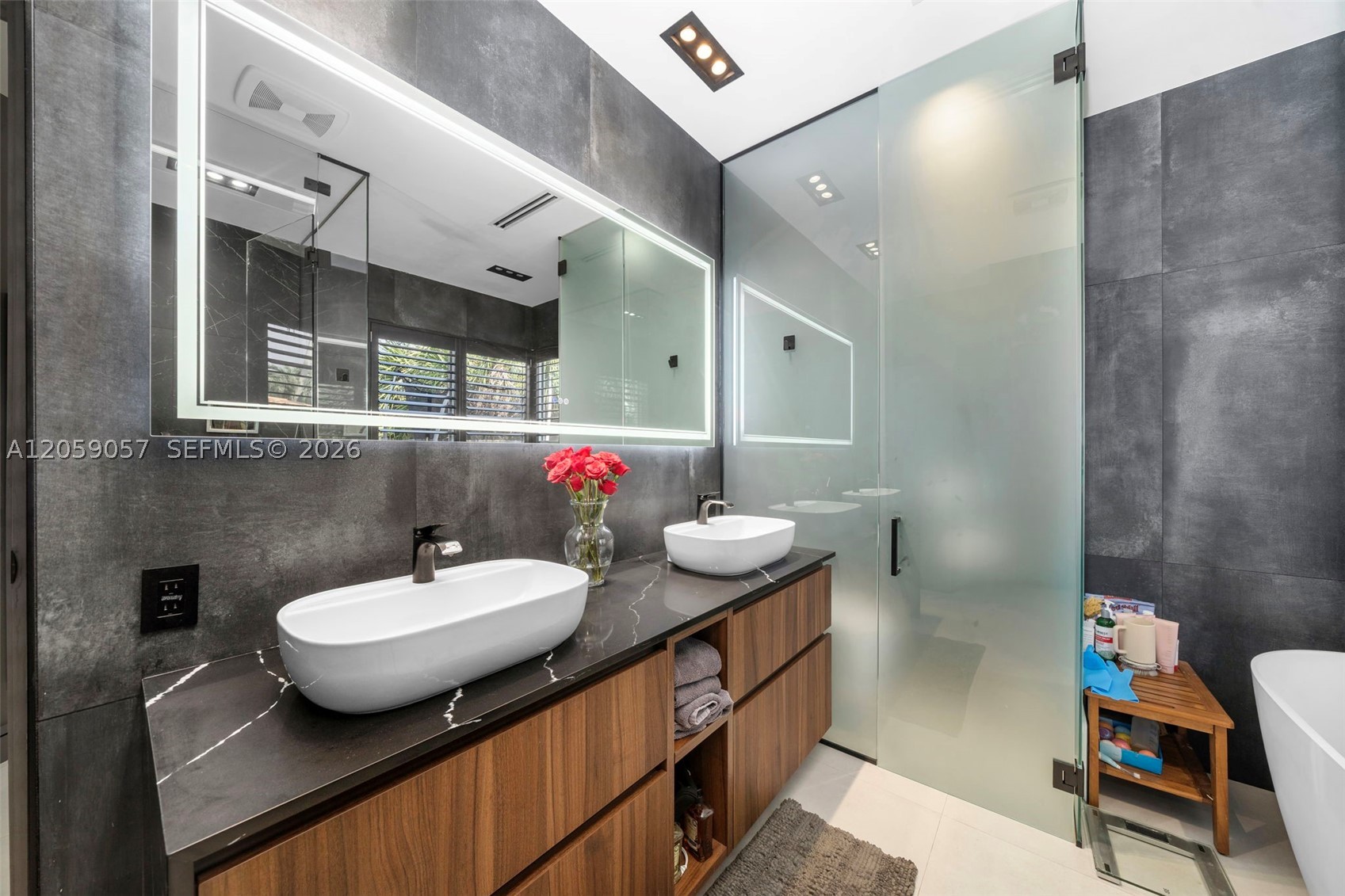 4027 194th Trl, Sunny Isles Beach FL 33160+Den