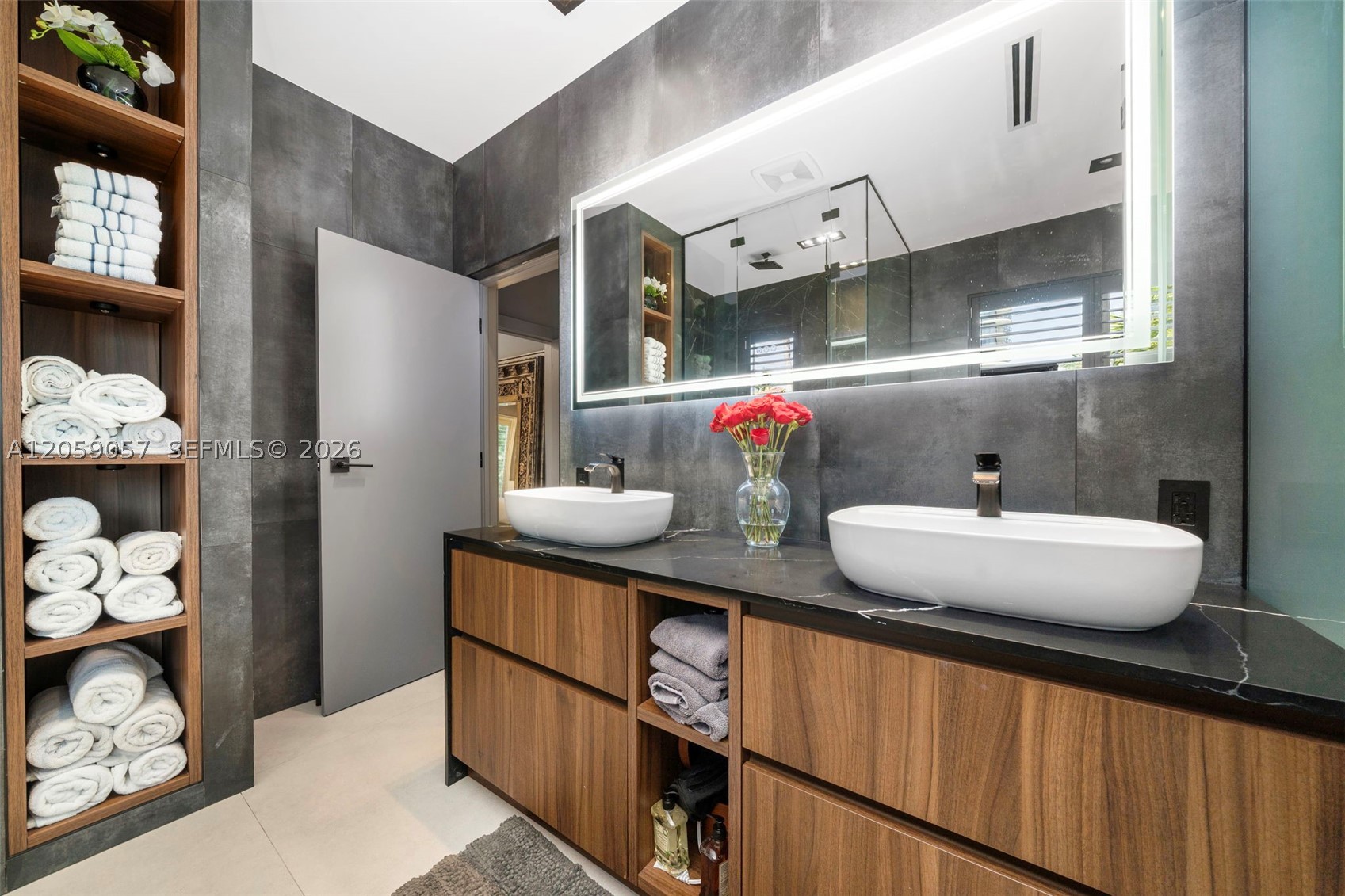 4027 194th Trl, Sunny Isles Beach FL 33160+Den