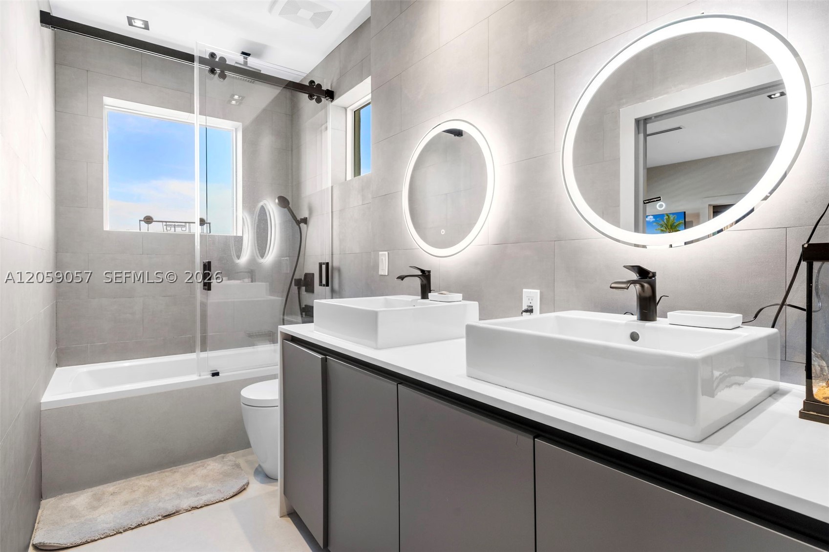 4027 194th Trl, Sunny Isles Beach FL 33160+Den