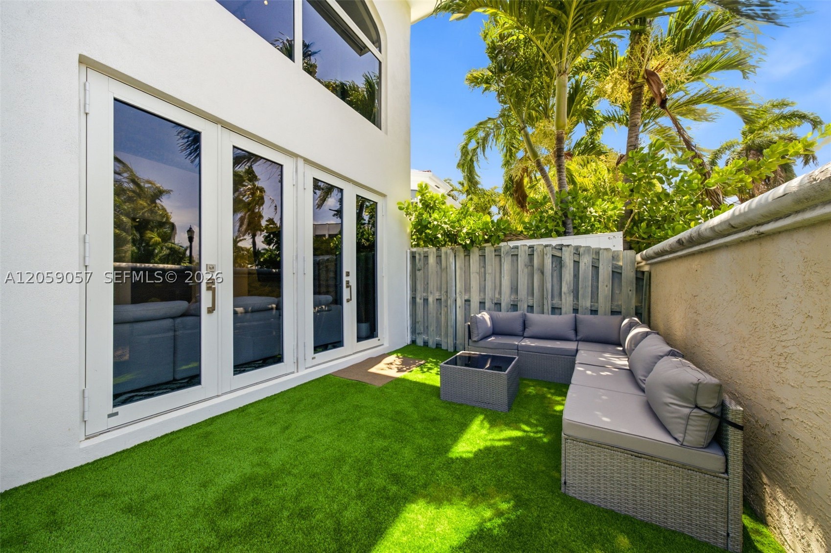4027 194th Trl, Sunny Isles Beach FL 33160+Den