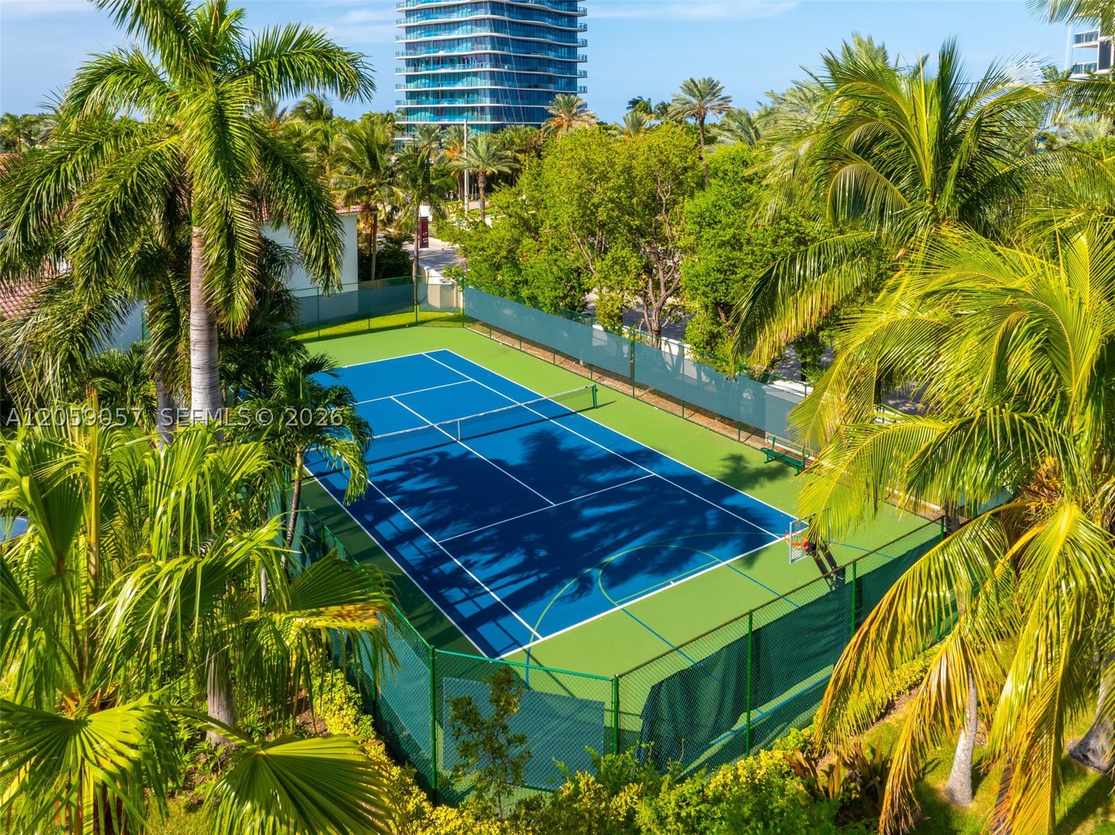 4027 194th Trl, Sunny Isles Beach FL 33160+Den