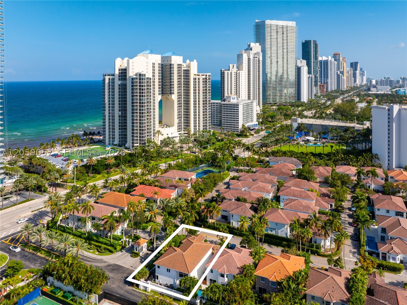 4027 194th Trl, Sunny Isles Beach FL 33160+Den