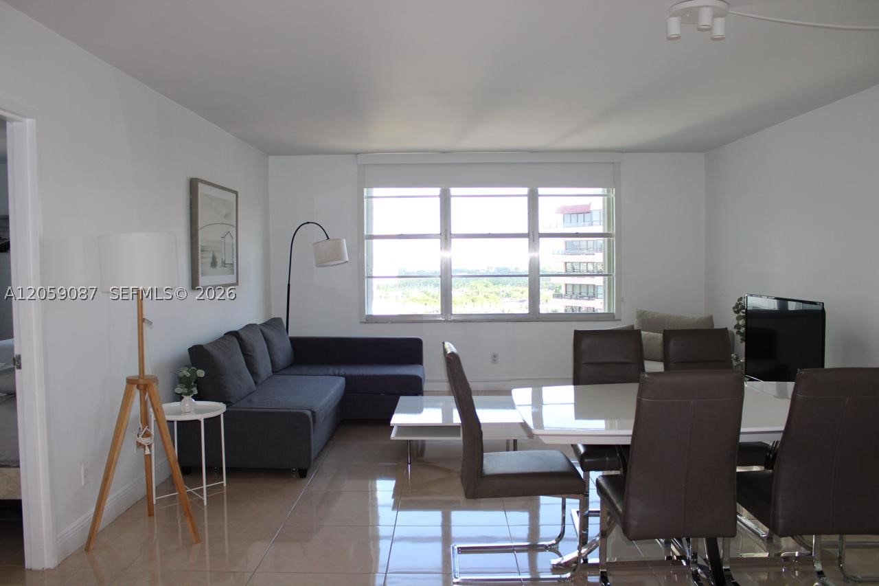 5161 Collins Ave #1510, Miami Beach FL 33140