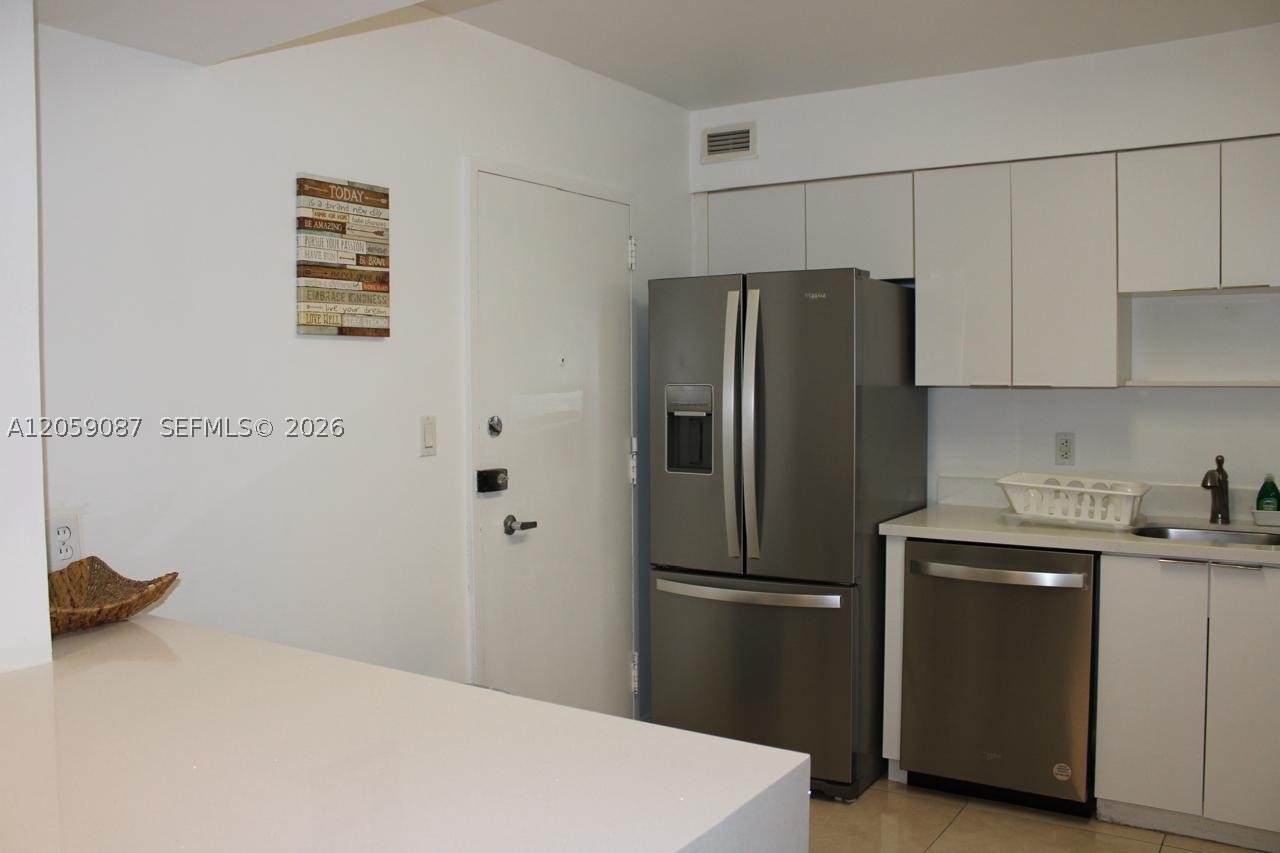5161 Collins Ave #1510, Miami Beach FL 33140