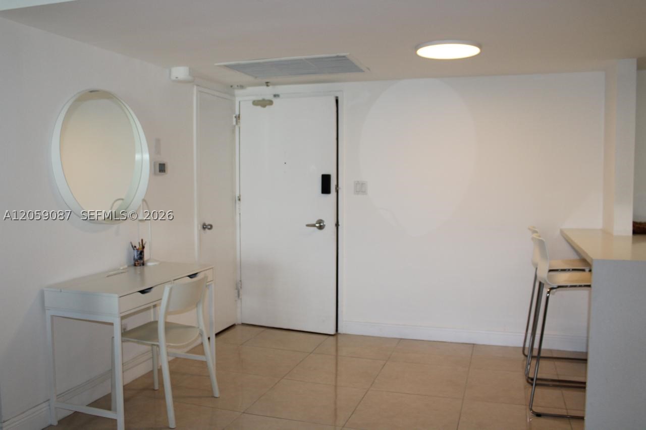 5161 Collins Ave #1510, Miami Beach FL 33140