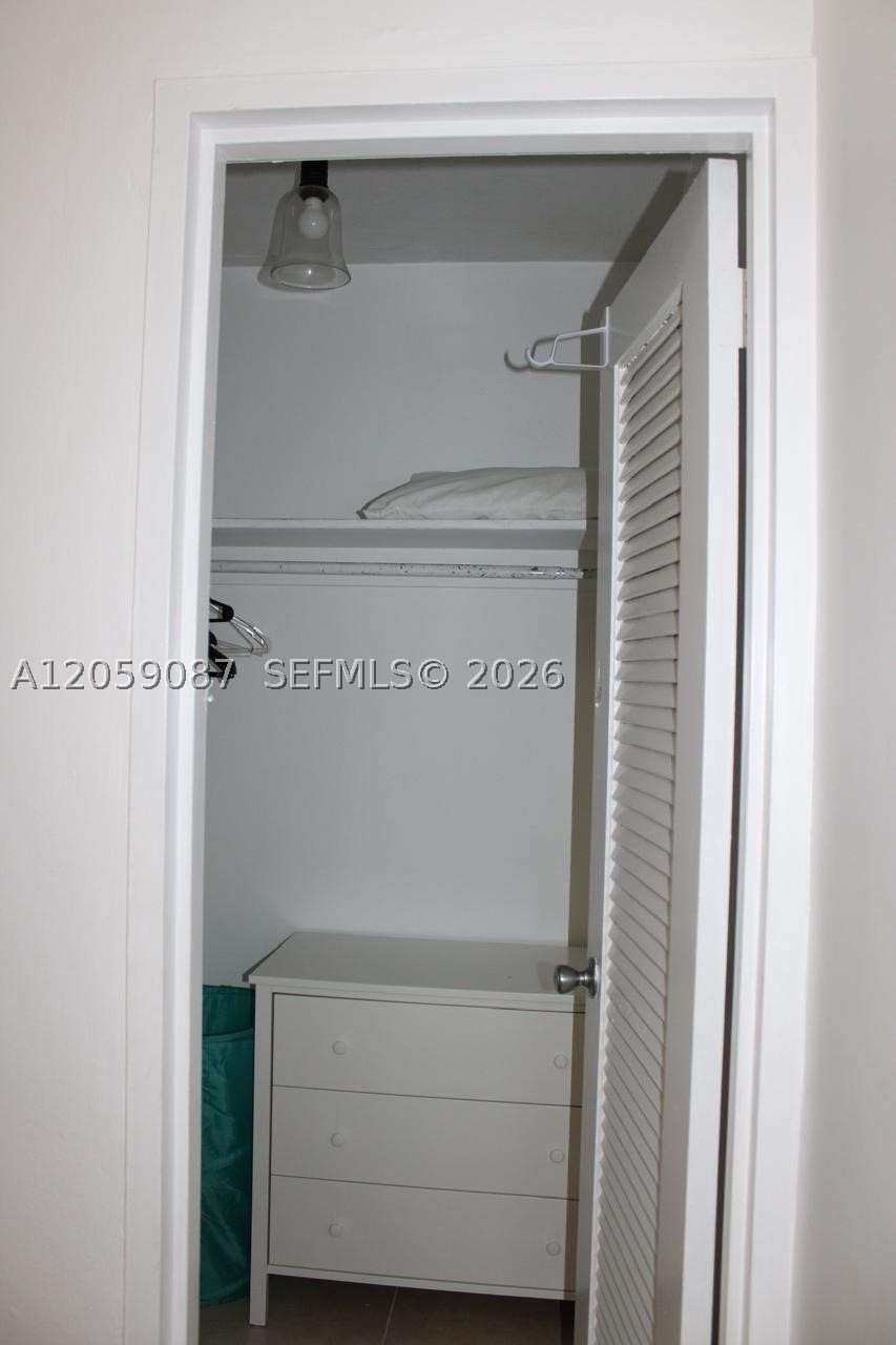 5161 Collins Ave #1510, Miami Beach FL 33140