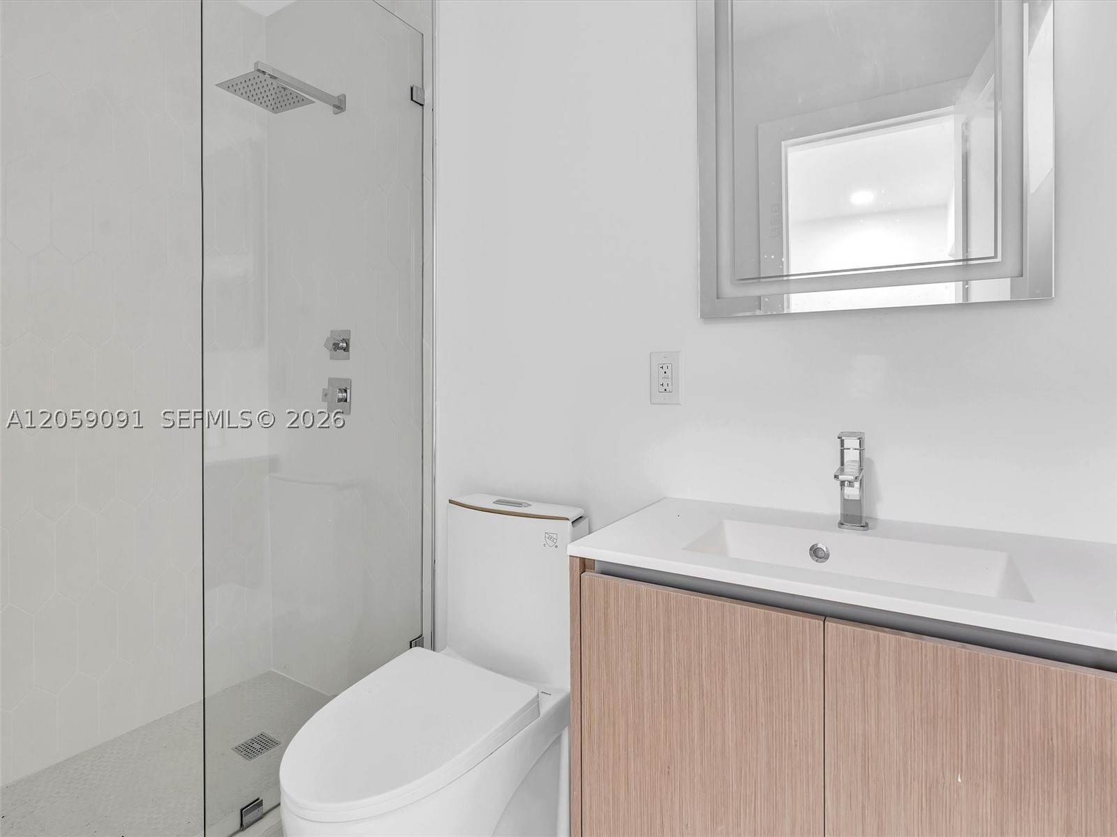 11900 N Bayshore Dr #104, North Miami FL 33181