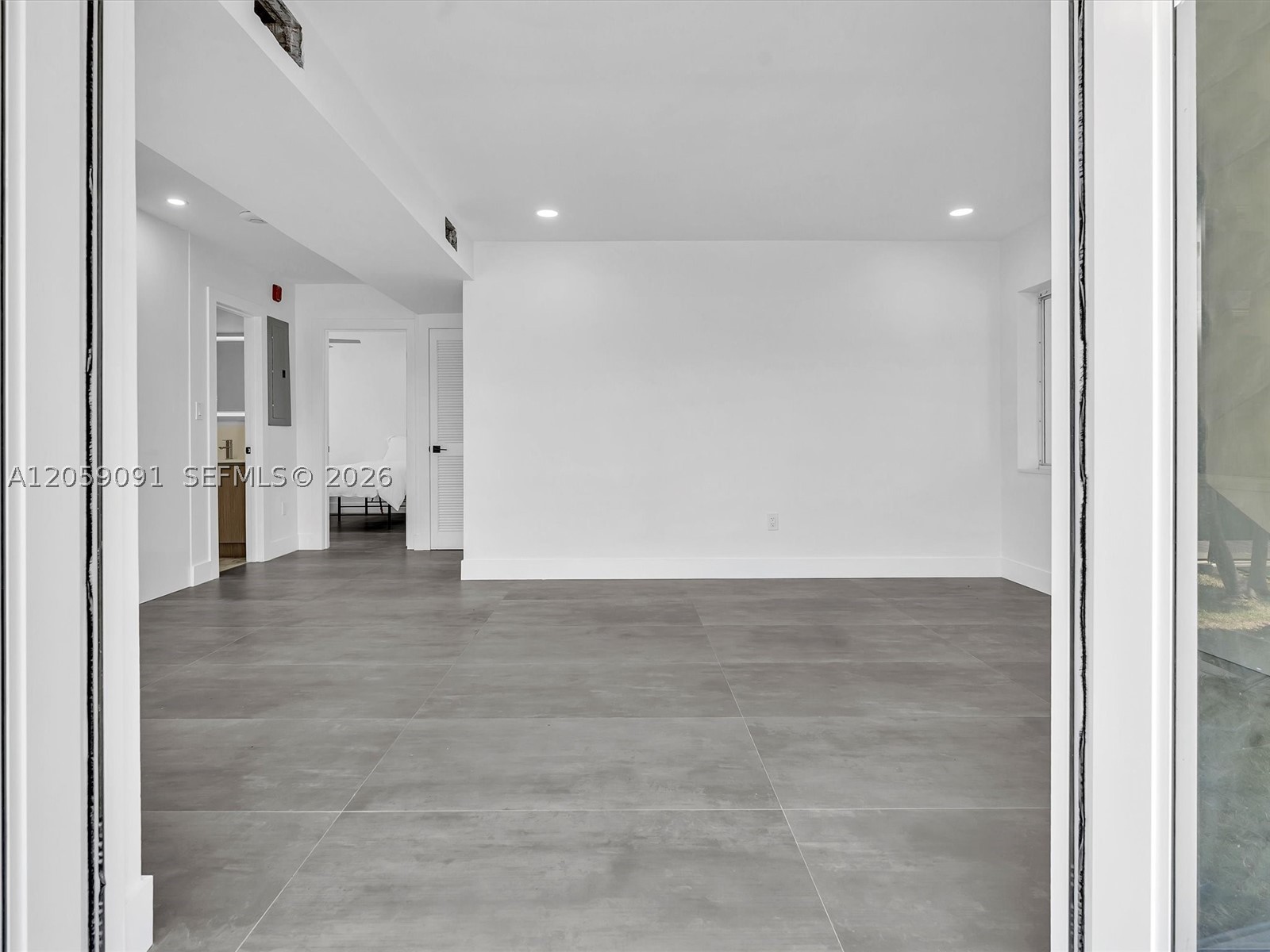 11900 N Bayshore Dr #104, North Miami FL 33181