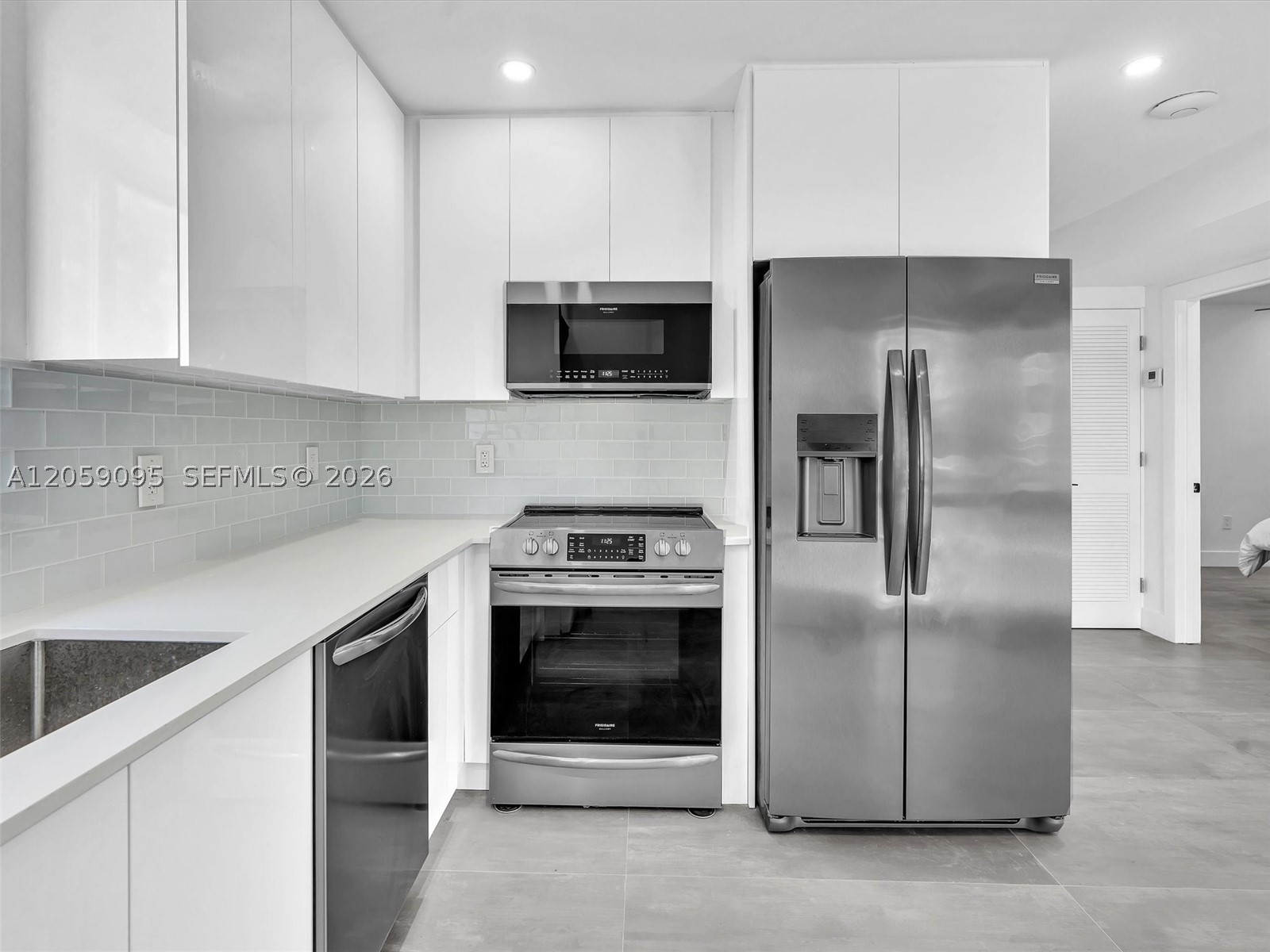11900 N Bayshore Dr #207, North Miami FL 33181