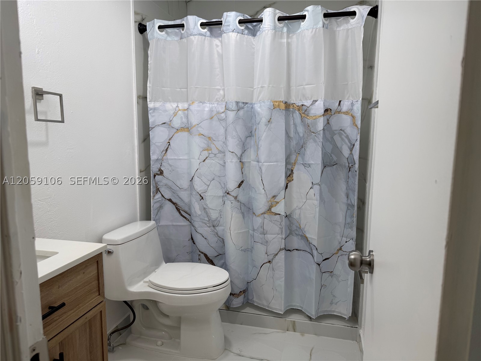 7011 Crown Gate Ct., Miami Lakes FL 33014