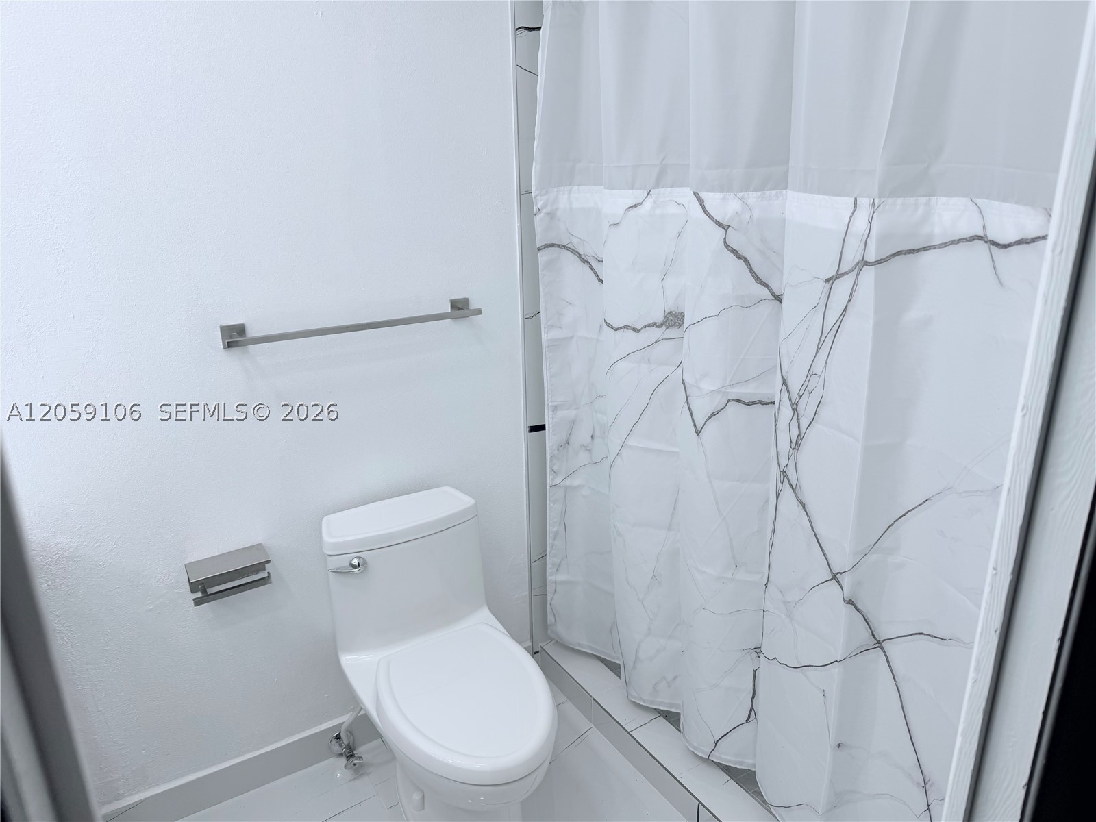 7011 Crown Gate Ct., Miami Lakes FL 33014