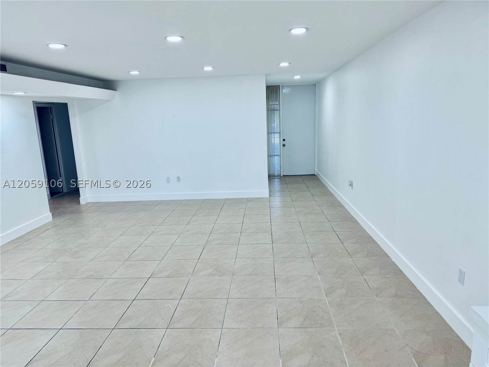 7011 Crown Gate Ct., Miami Lakes FL 33014