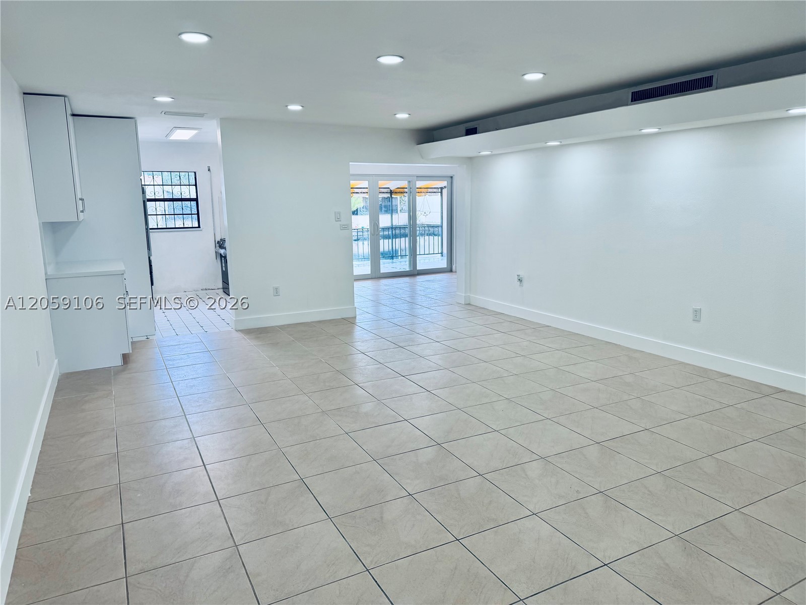 7011 Crown Gate Ct., Miami Lakes FL 33014