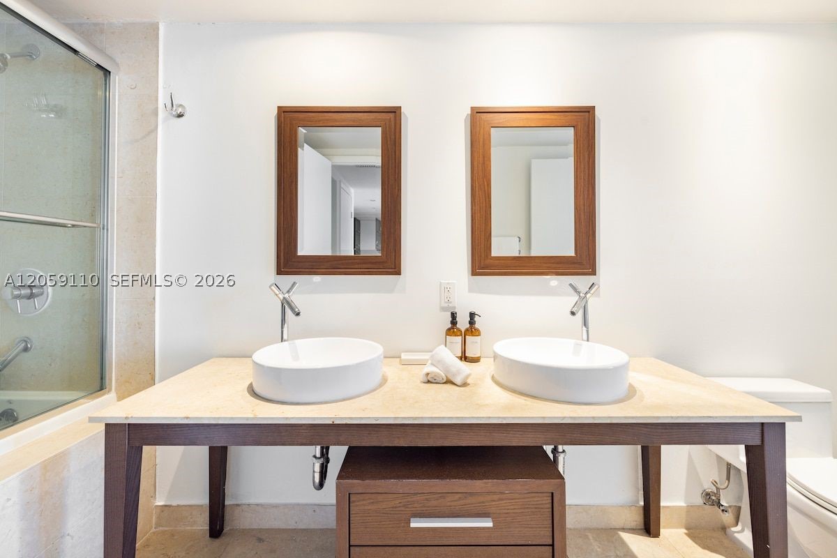 485 Brickell Ave #2507, Miami FL 33131