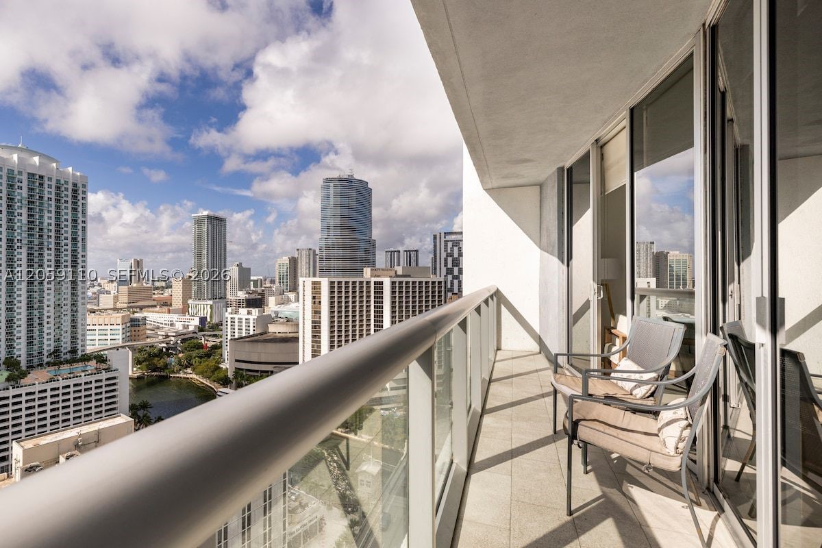 485 Brickell Ave #2507, Miami FL 33131