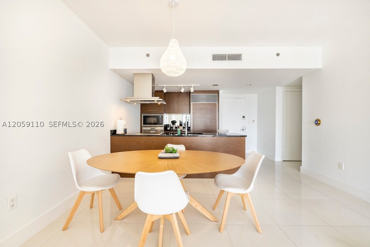 485 Brickell Ave #2507, Miami FL 33131