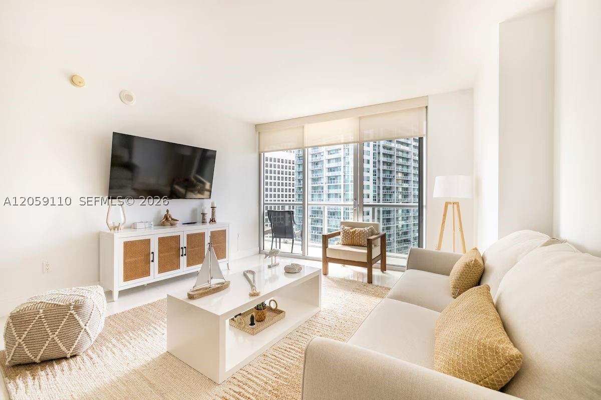 485 Brickell Ave #2507, Miami FL 33131